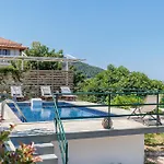 Margini, Private Pool & Sea View Скопелос